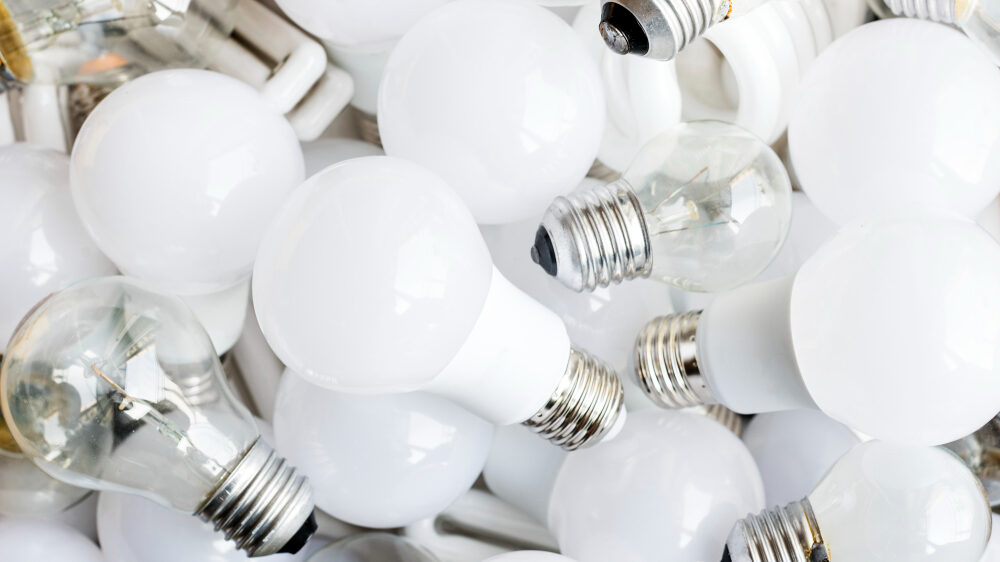Você está visualizando atualmente Prefeitura e Elektro promovem troca gratuita de lâmpadas antigas por novas de LED